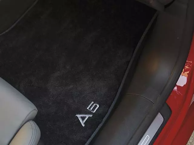 Premium Textile Floor Mats - Audi (8W6-061-270-MNO)