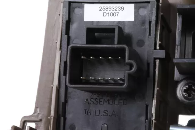 20808514 - Body: Cluster Bezel for Cadillac: STS Image