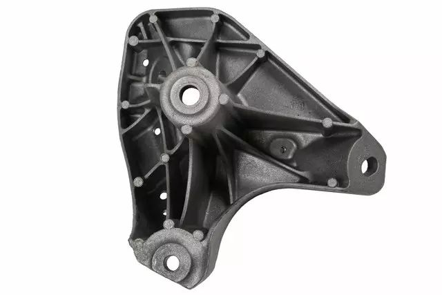 Passenger Side Engine Mount Bracket - GM (84046829)