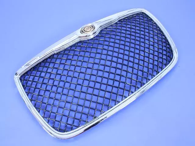 Grille - Mopar (1NR611ZHAA)