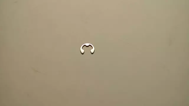 31306001 - Body: Hinge Clip for Subaru: Legacy, SVX Image