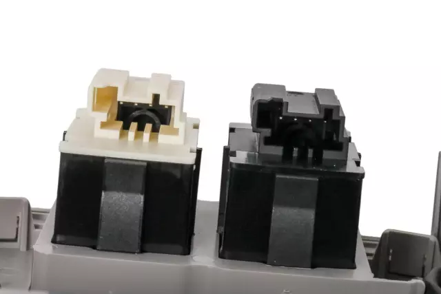 23149040 - : Light Titanium Roof Console for Buick: Regal Image