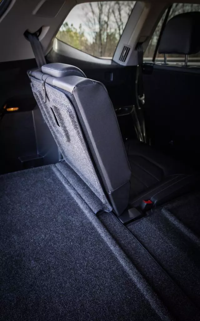 Volkswagen Cargo Trunk Liner Extended Seat - Volkswagen (3CN-061-166-C-469)