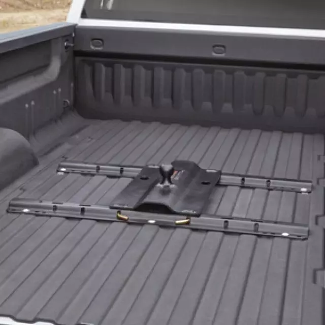 19328695 - Trailering: Trailer Hitch, Gooseneck Bent Plate Package for GM Image