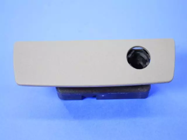 5JM55ZJ3AC - : GLOVEBOX DOOR - LATCH 5JM55ZJ3AC for Jeep: Commander, Grand Cherokee Image