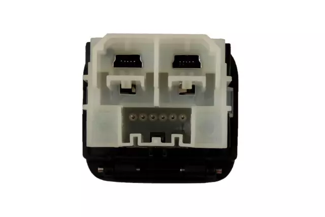 13583047 - : Black USB 2 Port with Remote Receptacle for GM Image