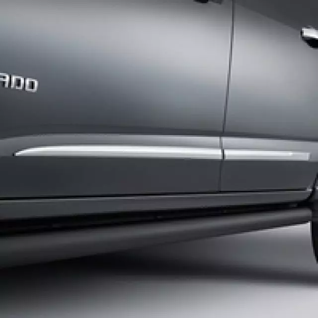 Smooth Door Moldings - Chrome - Crew Cab - GM (84245937)