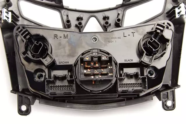 1574498 - Body: ACDelcoâ„¢ Heater Control for GM Image
