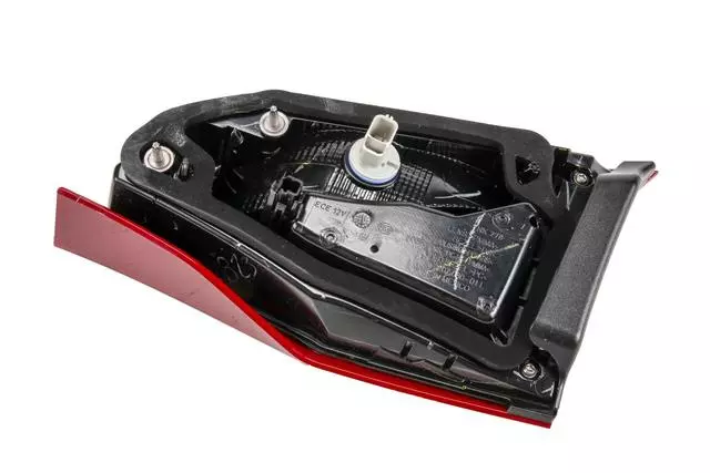 Rear Driver Side Combination Lamp - GM (84341671)