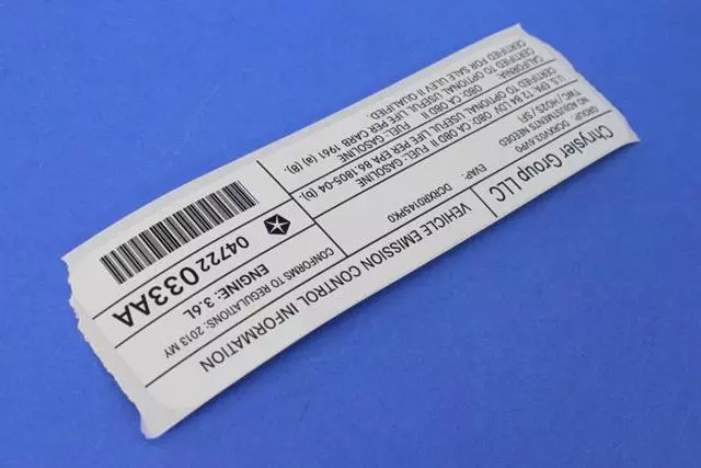 Veci Label Label - Mopar (4722033AA)