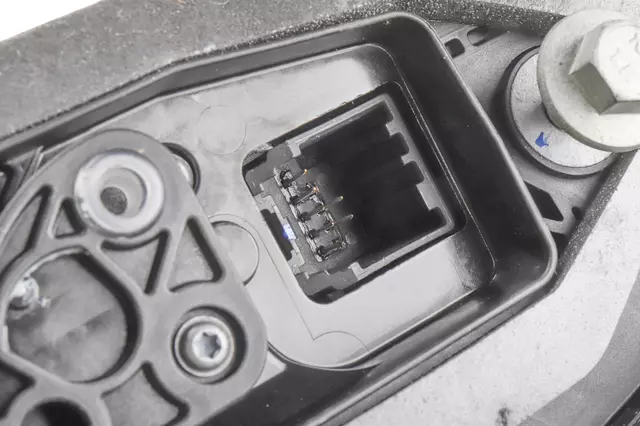 13546482 - Body: Lock for GM Image