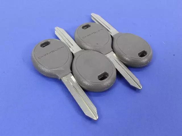 Key - Mopar (05102247AB)