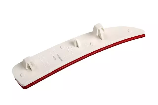 Passenger Side Rear Bumper Reflector - GM (95182609)