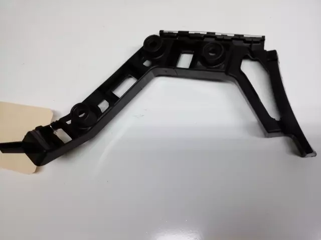 Side Retainer - Volkswagen (5K6-807-393-C)