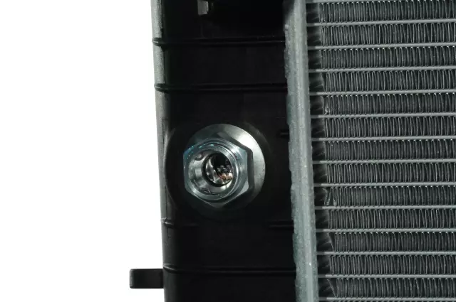 89019156 - Cooling System: Radiator for Chevrolet: Avalanche 2500, Silverado 2500 HD, Silverado 2500 HD Classic, Silverado 3500, Silverado 3500 Classic, Suburban 2500 | GMC: Sierra 2500 HD, Sierra 2500 HD Classic, Sierra 3500, Sierra 3500 Classic, Yukon XL 2500 Image