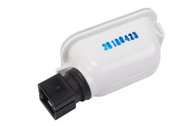 15875000 - Body: Lamp for Cadillac: Escalade, Escalade ESV, Escalade EXT | Chevrolet: Avalanche, Silverado 2500 HD, Silverado 3500 HD, Suburban 1500, Suburban 2500, Tahoe | GMC: Sierra 2500 HD, Sierra 3500 HD, Yukon, Yukon XL 1500, Yukon XL 2500 Image