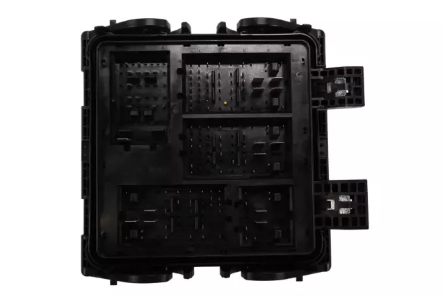 Engine Wiring Harness Junction Block - GM (84152958)