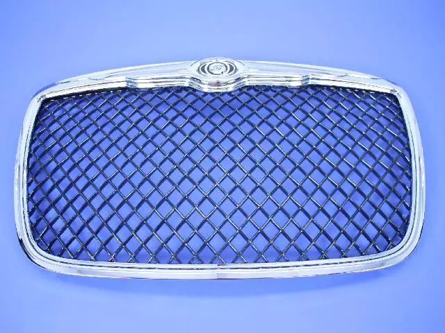 1TH13SZRAA - Exterior Ornamentation: Radiator Grille for Chrysler: 300 Image