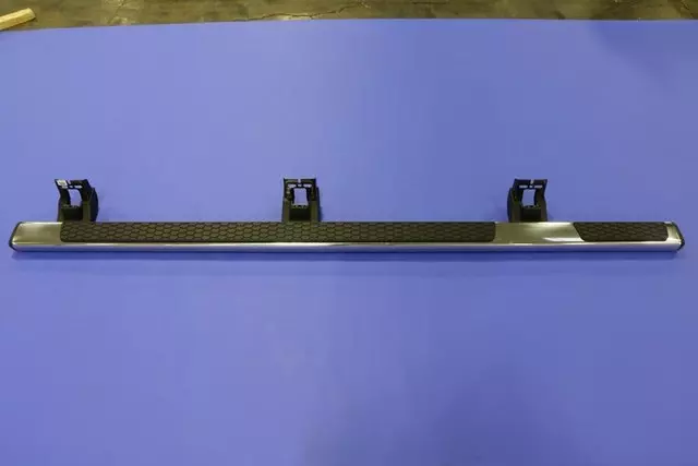 Side Step, Left - Mopar (68145043AF)