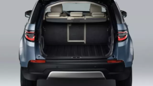 VPLCS0279 - : Loadspace Rubber Mat for Land-Rover Image