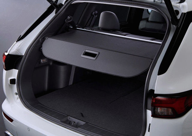 MZ522752EX - Bed Products: Tonneau Cover - Retractable for Mitsubishi: Outlander, Outlander PHEV Image