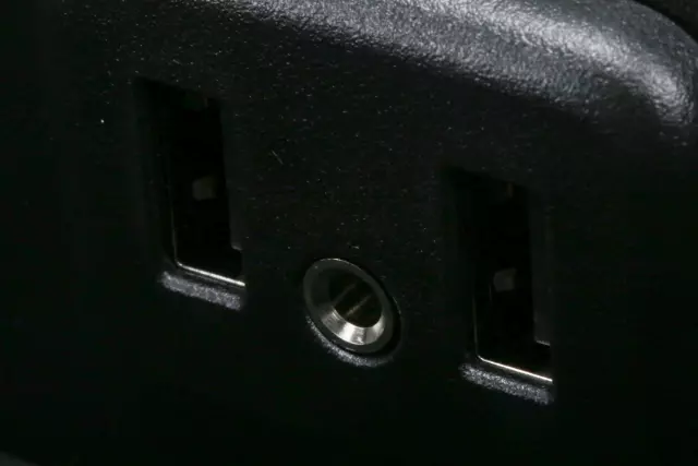 Dune Front Seat Center Armrest - GM (84082728)