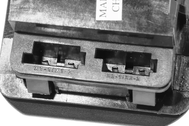 Jet Black Accessory Power Receptacle - GM (22847178)