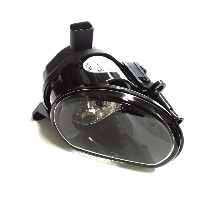 8P0941699A - : Fog Lamp Assembly for Audi: A3, A3 Quattro, Q7 Image