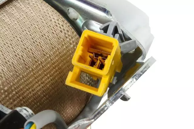 19260183 - Electrical: Belt &amp; Retractor for Cadillac: Escalade, Escalade ESV, Escalade EXT | Chevrolet: Avalanche, Silverado 1500, Suburban 1500, Suburban 2500, Tahoe | GMC: Sierra 1500, Yukon, Yukon XL 1500, Yukon XL 2500 Image