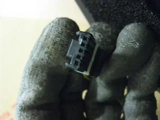 Outer Cover Right Olive - Toyota (87915-08021-G0)