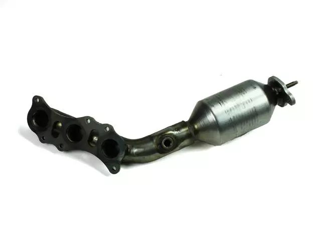 2003-2005 Toyota 4Runner - Catalytic Converter with Integrated Exhaust Manifold (Left) - Toyota (17150-31011)
