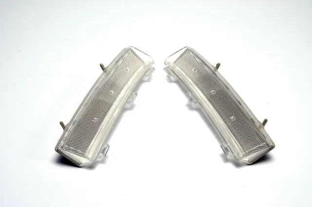 B61D0CF50A - : SIDE MARKER LENS-CLEAR (350Z '06) for Nissan: 350Z Image