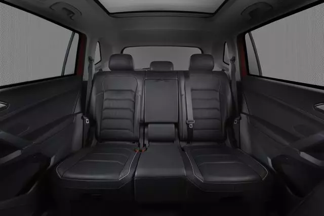 5NN064365 - Interior: Rear Sunshades for Volkswagen: Tiguan Image