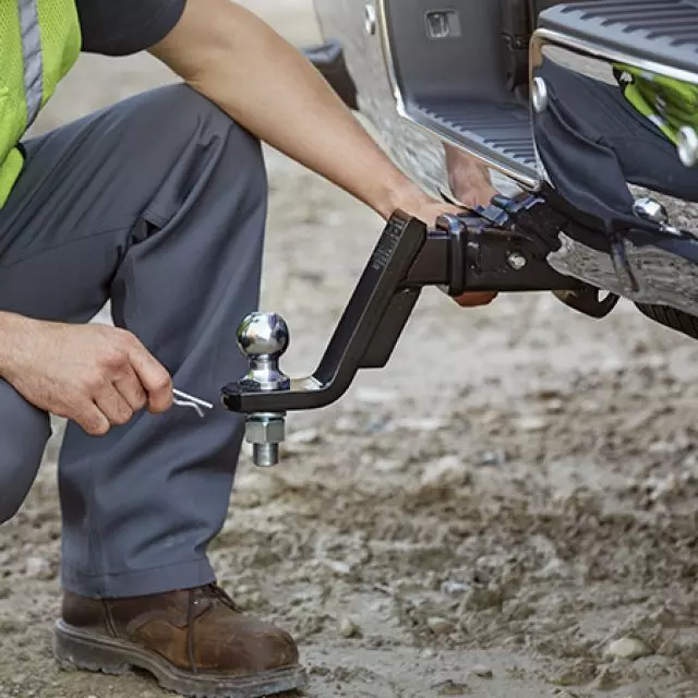 84369042 - Towing: Hitch Trailering Package, Silverado HD for GM Image