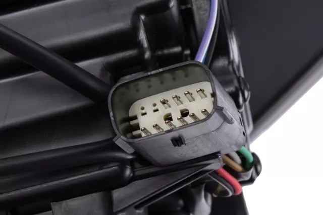 Passenger Side Headlamp Assembly - GM (23285542)