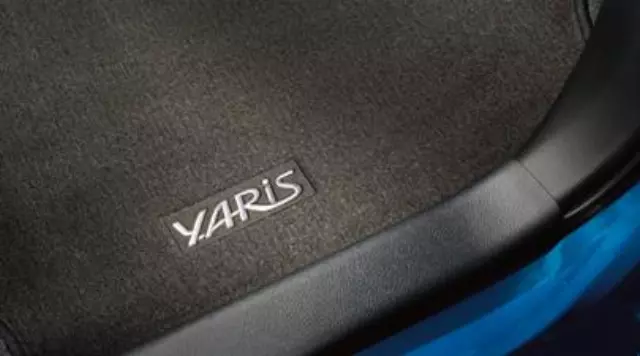 Yaris Hb Floor Mats Black - Toyota (PT206-52124-20)