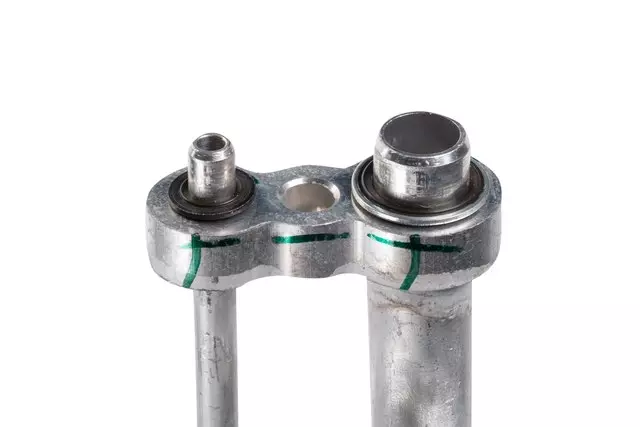 Air Conditioning Hose Assembly - GM (84498816)