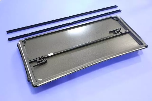Cover Kit - Mopar (82211602)