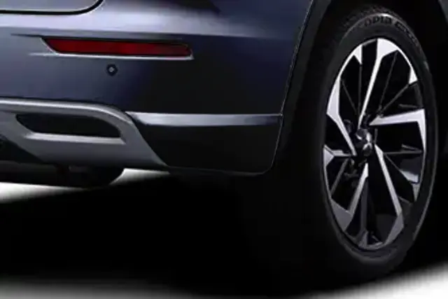 MZ576911EX - Exterior: Rear Corner Effects for Mitsubishi Image