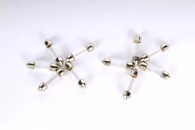 93190473 - : Multi-Purpose Light Bulb for GM Image