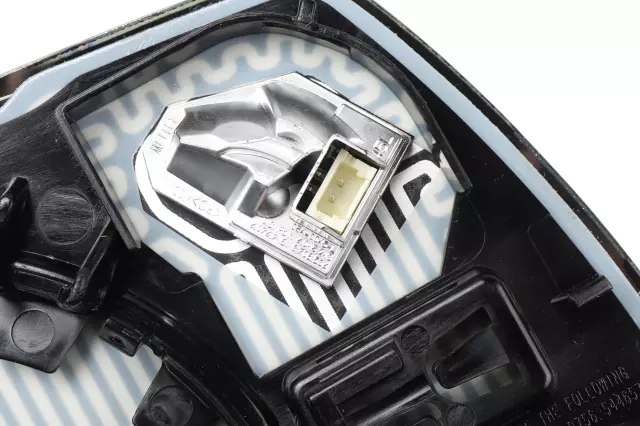 Driver Side Door Mirror - GM (84324497)