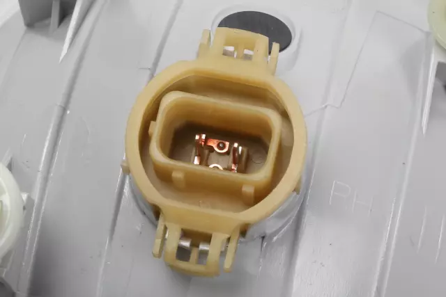 Fog Lamp Assembly - GM (25866496)