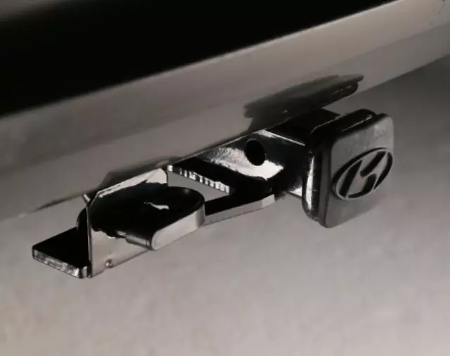 D3061ADU00 - : Tow Hitch for Hyundai Image