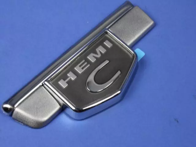 Aile Arrière Moulure, Côté Gauche - Mopar (0WG25WS2AD)