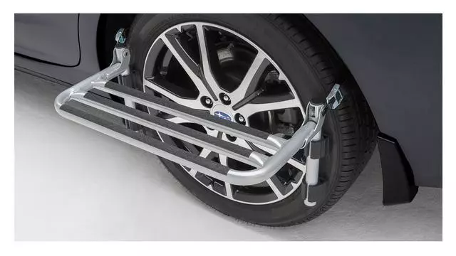 Thule Portable Step - Subaru (SOA567W010)