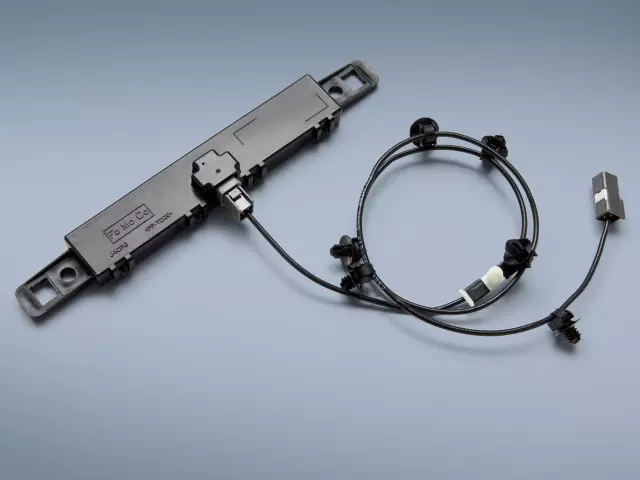 DL3Z15603C - Security: Remote Start System, Antenna Kit for Ford: C-Max, E-350 Super Duty, E-450 Super Duty, Edge, Escape, Expedition, Explorer, F-150, F-250 Super Duty, F-350 Super Duty, F-450 Super Duty, F-550 Super Duty, Flex, Focus, Fusion, Mustang, Taurus, Transit Connect | Lincoln: MKS Image