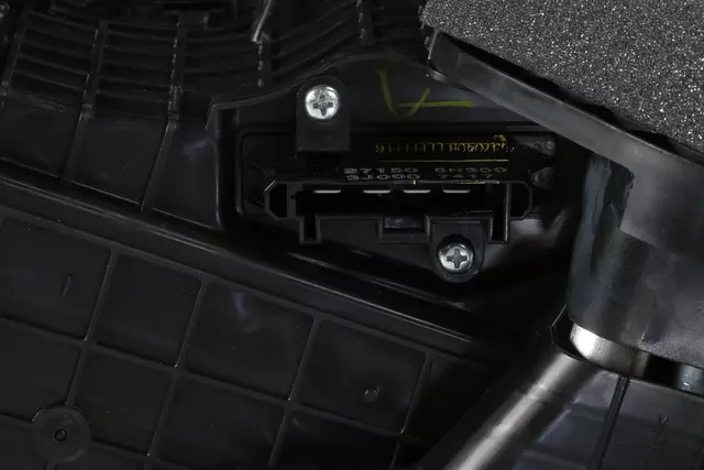 19318086 - : AC &amp; Heater Assembly for GM Image