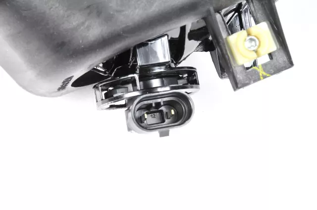 15791434 - Electrical: Fog Lamp Assembly for Chevrolet: Avalanche 1500, Avalanche 2500, Silverado 1500, Silverado 1500 Classic, Silverado 1500 HD, Silverado 1500 HD Classic, Silverado 2500 HD, Silverado 2500 HD Classic, Silverado 3500, Silverado 3500 Classic, Silverado 3500 HD Image