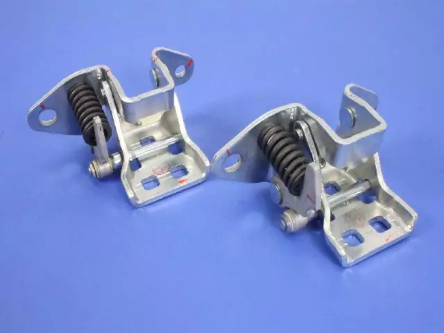 Front Door Upper Hinge, Right - Mopar (68024106AF)