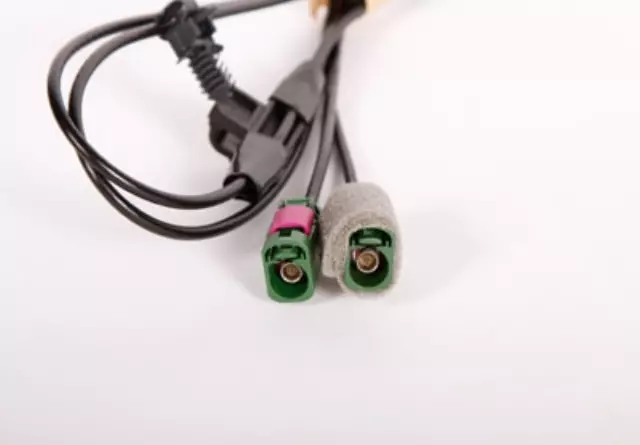 Digital Radio, Mobile Telephone, and Vehicle Location Antenna Cable - GM (20897552)